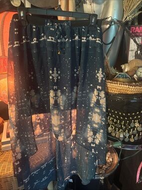 Vera Wang Navy and Cream Tie-Dye High-Low Skirt